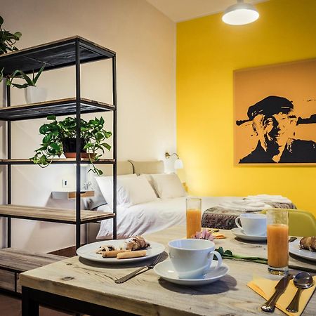 Palazzo Marigliano - Serviced Apartments Наполи Стая снимка