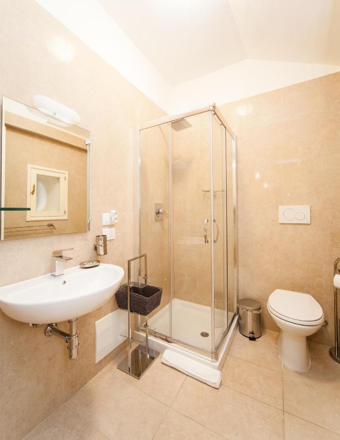 Palazzo Marigliano - Serviced Apartments Наполи Екстериор снимка