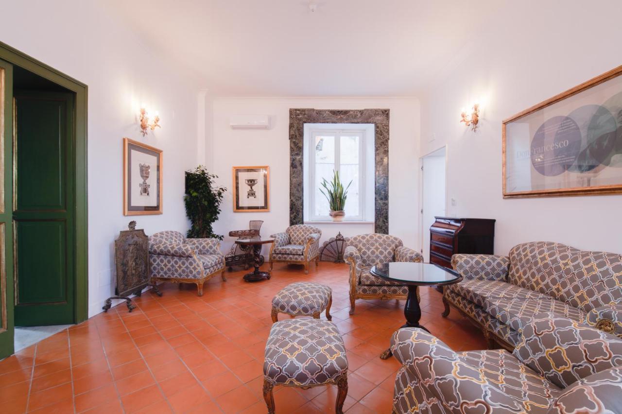 Palazzo Marigliano - Serviced Apartments Наполи Екстериор снимка