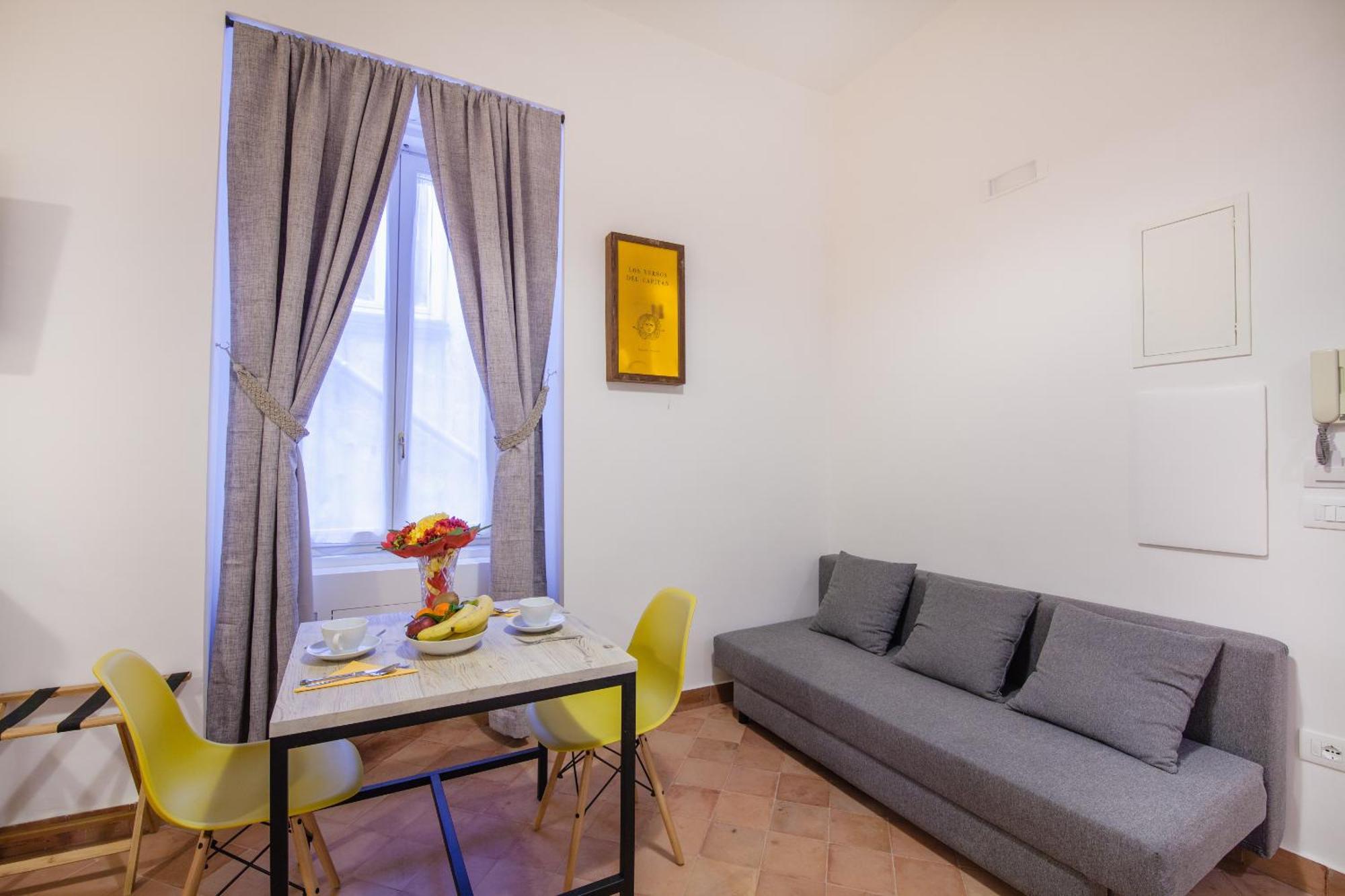 Palazzo Marigliano - Serviced Apartments Наполи Стая снимка