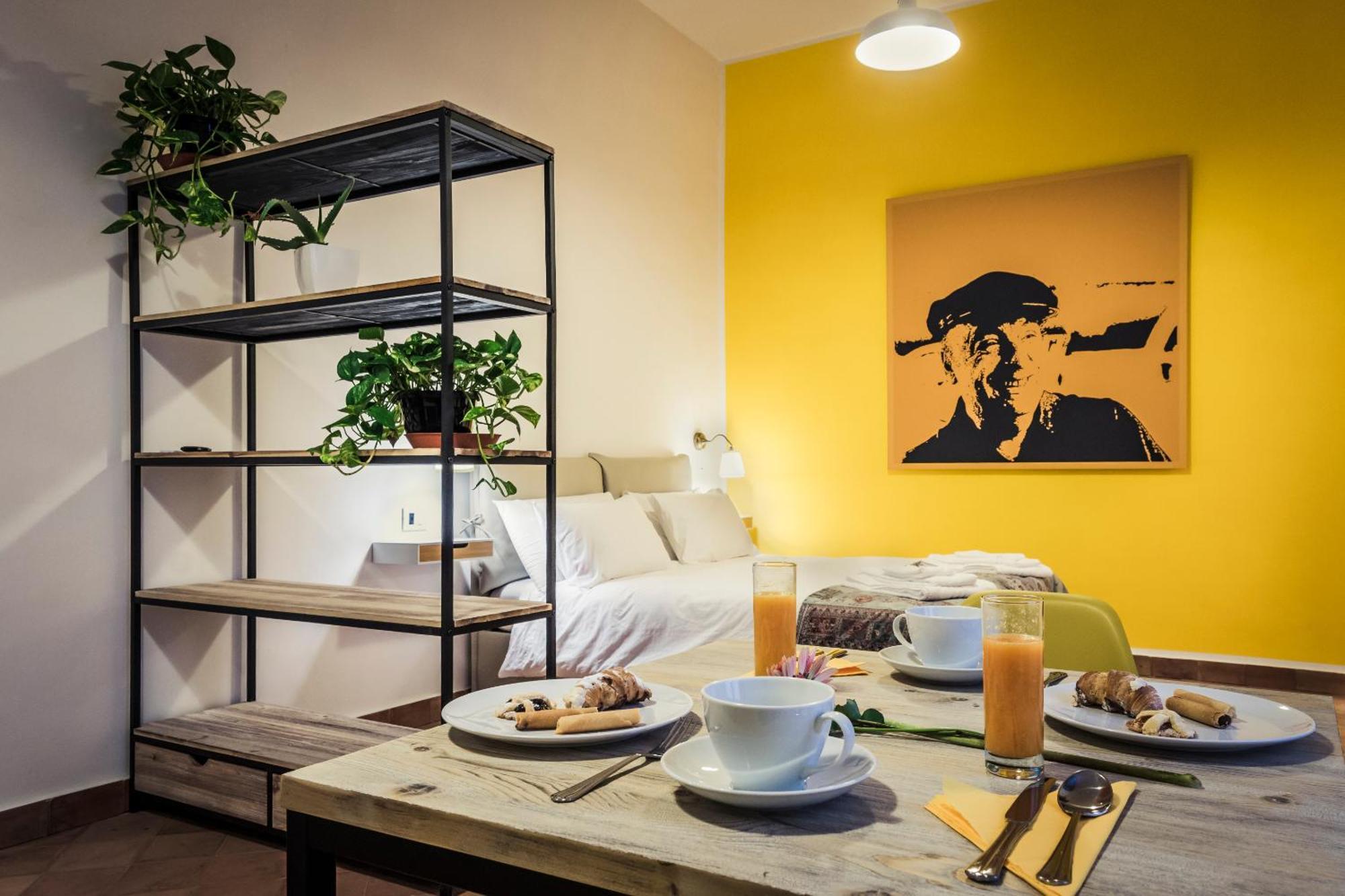 Palazzo Marigliano - Serviced Apartments Наполи Стая снимка